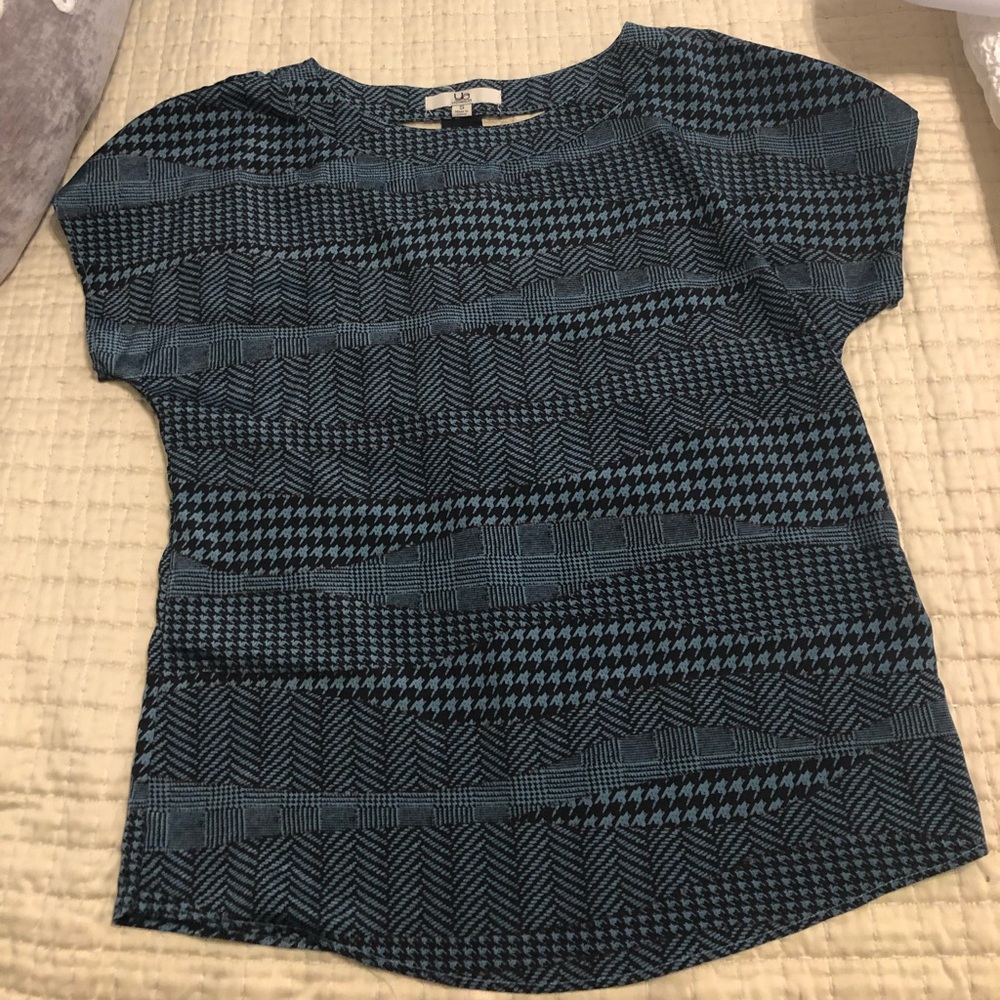Short sleeve top